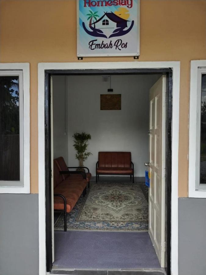 Homestay Embah Ros & Embah Lek Hutan Melintang Luaran gambar