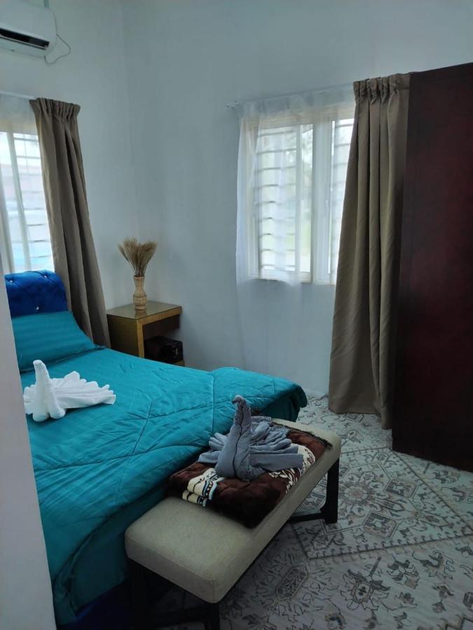 Homestay Embah Ros & Embah Lek Hutan Melintang Luaran gambar