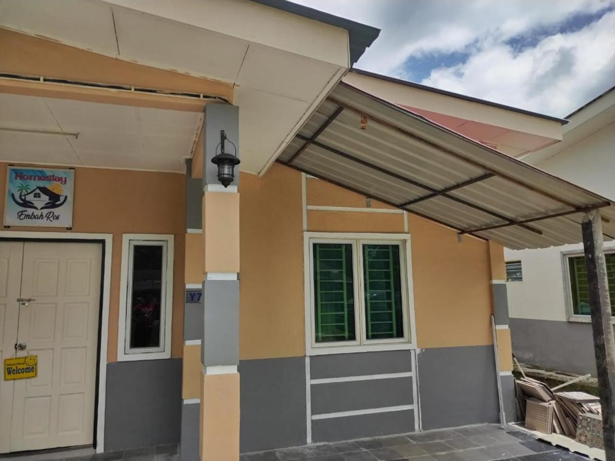 Homestay Embah Ros & Embah Lek Hutan Melintang Luaran gambar