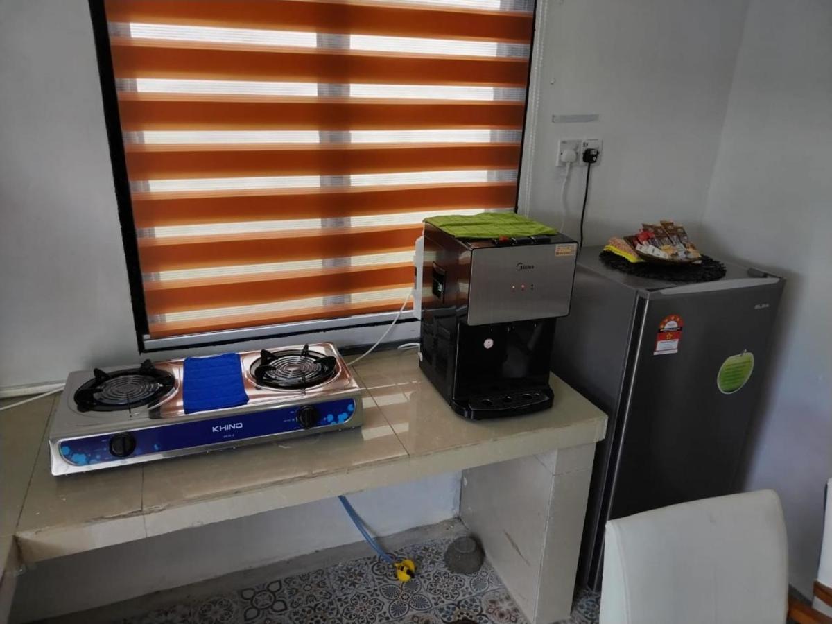 Homestay Embah Ros & Embah Lek Hutan Melintang Luaran gambar