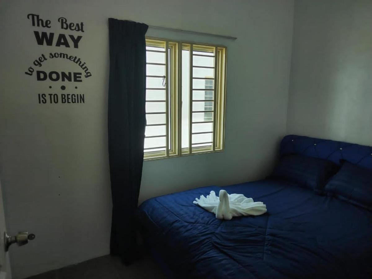Homestay Embah Ros & Embah Lek Hutan Melintang Luaran gambar