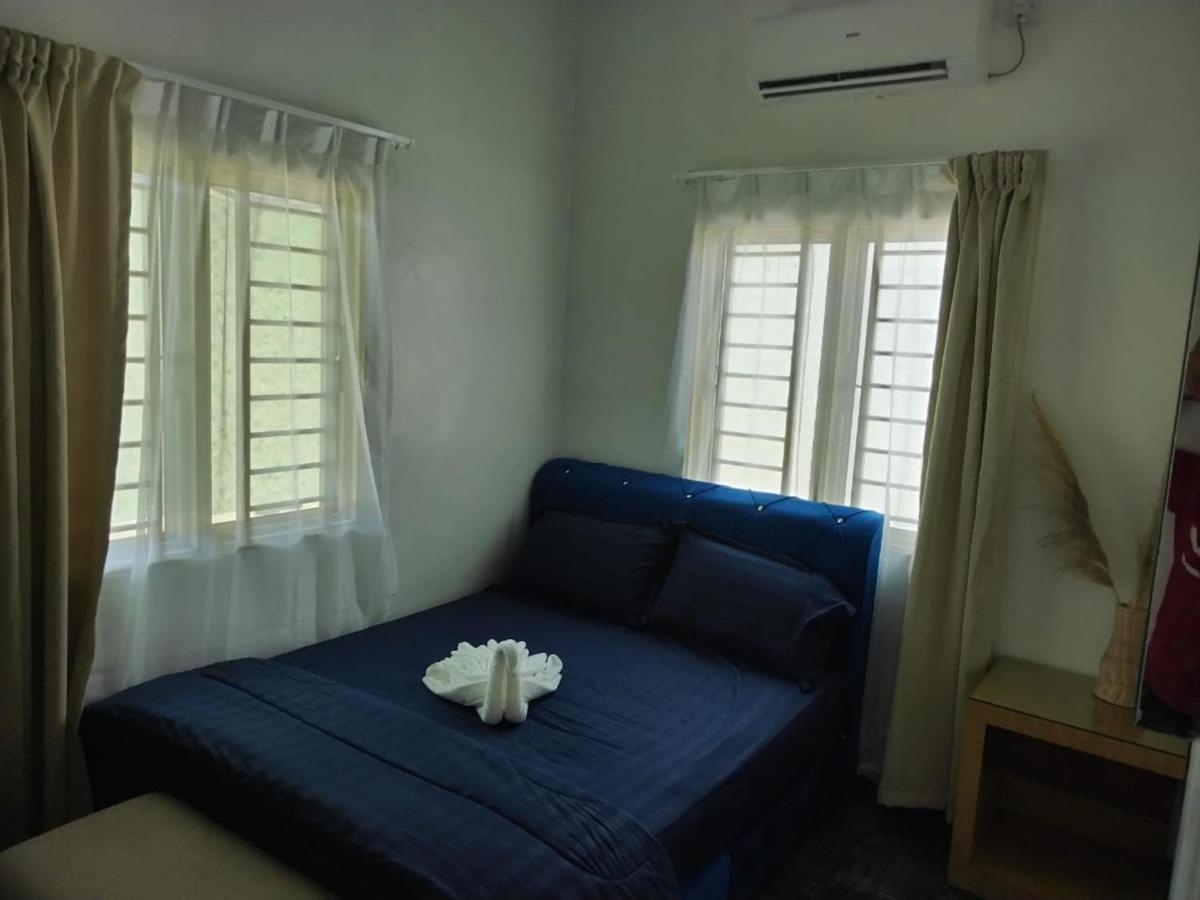 Homestay Embah Ros & Embah Lek Hutan Melintang Luaran gambar