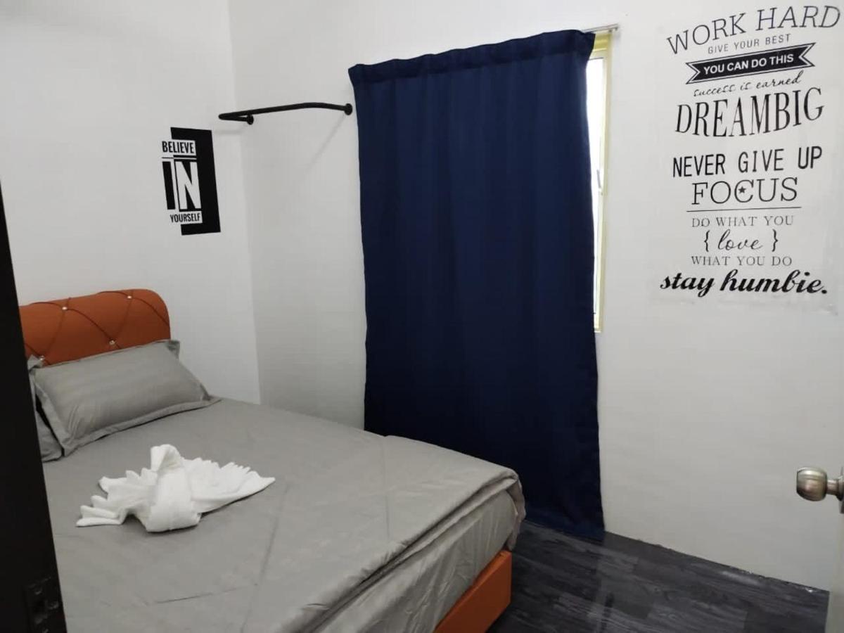 Homestay Embah Ros & Embah Lek Hutan Melintang Luaran gambar
